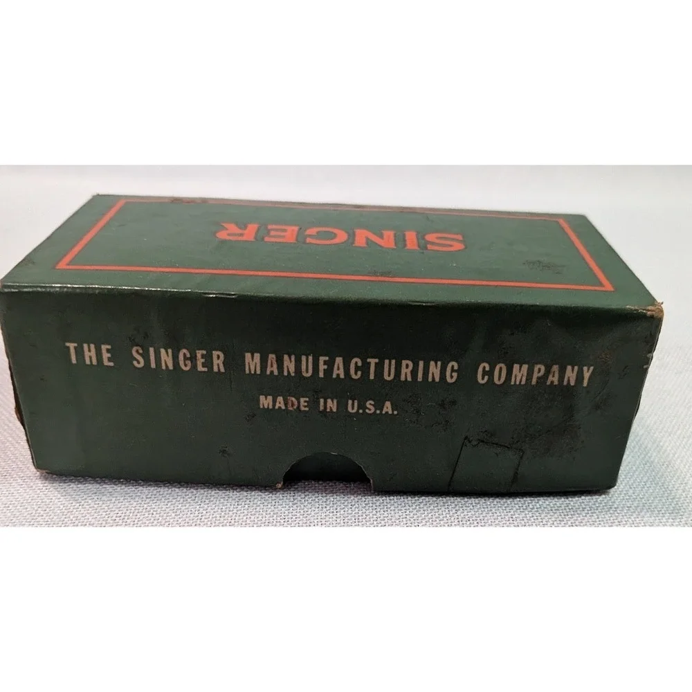 Singer Sewing Machine Attachments 160809 Vintage Green Box  Metal Feet Needles